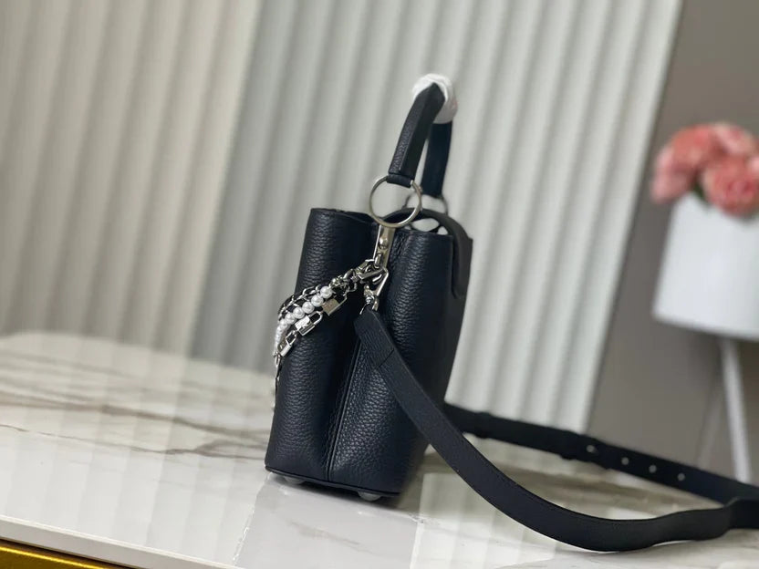 Noir Taurillon Leather Handbag with Pearl-Textured Chain
