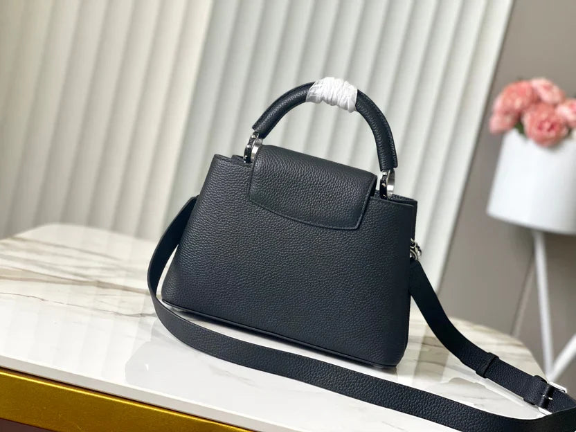Noir Taurillon Leather Handbag with Pearl-Textured Chain