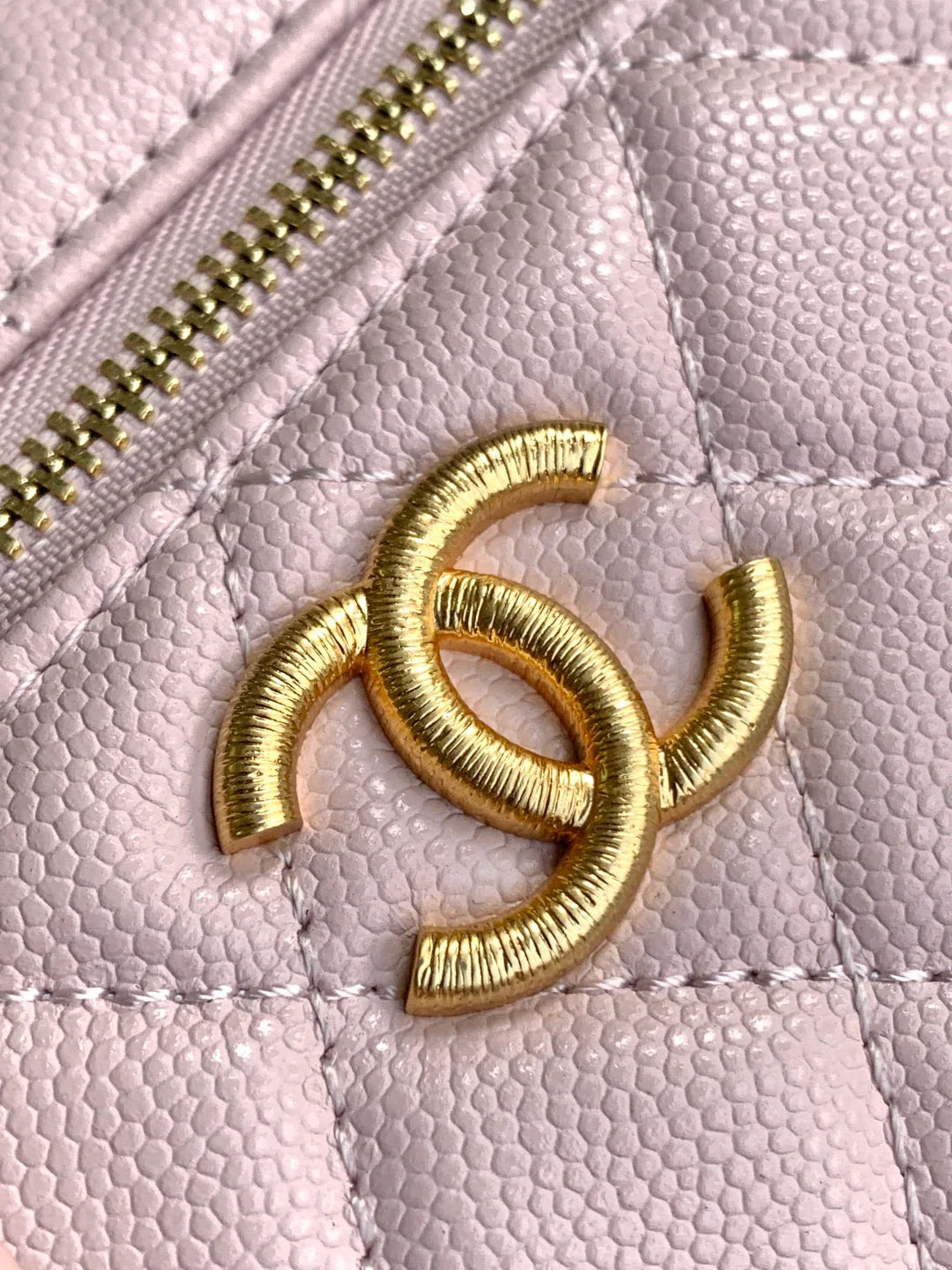 Small Grained Leather Flap Bag (23cm) – 24k Gold Hardware