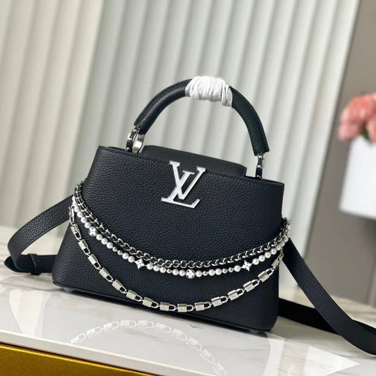 Noir Taurillon Leather Handbag with Pearl-Textured Chain